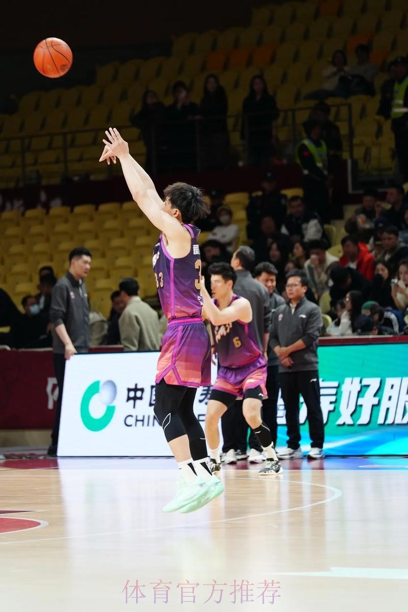 常规赛1月17日:青岛崂山啤酒VS浙江稠州金租 刘泽一集锦 常规赛1月17日:青岛崂山啤酒VS浙江稠州金租 刘泽一集锦